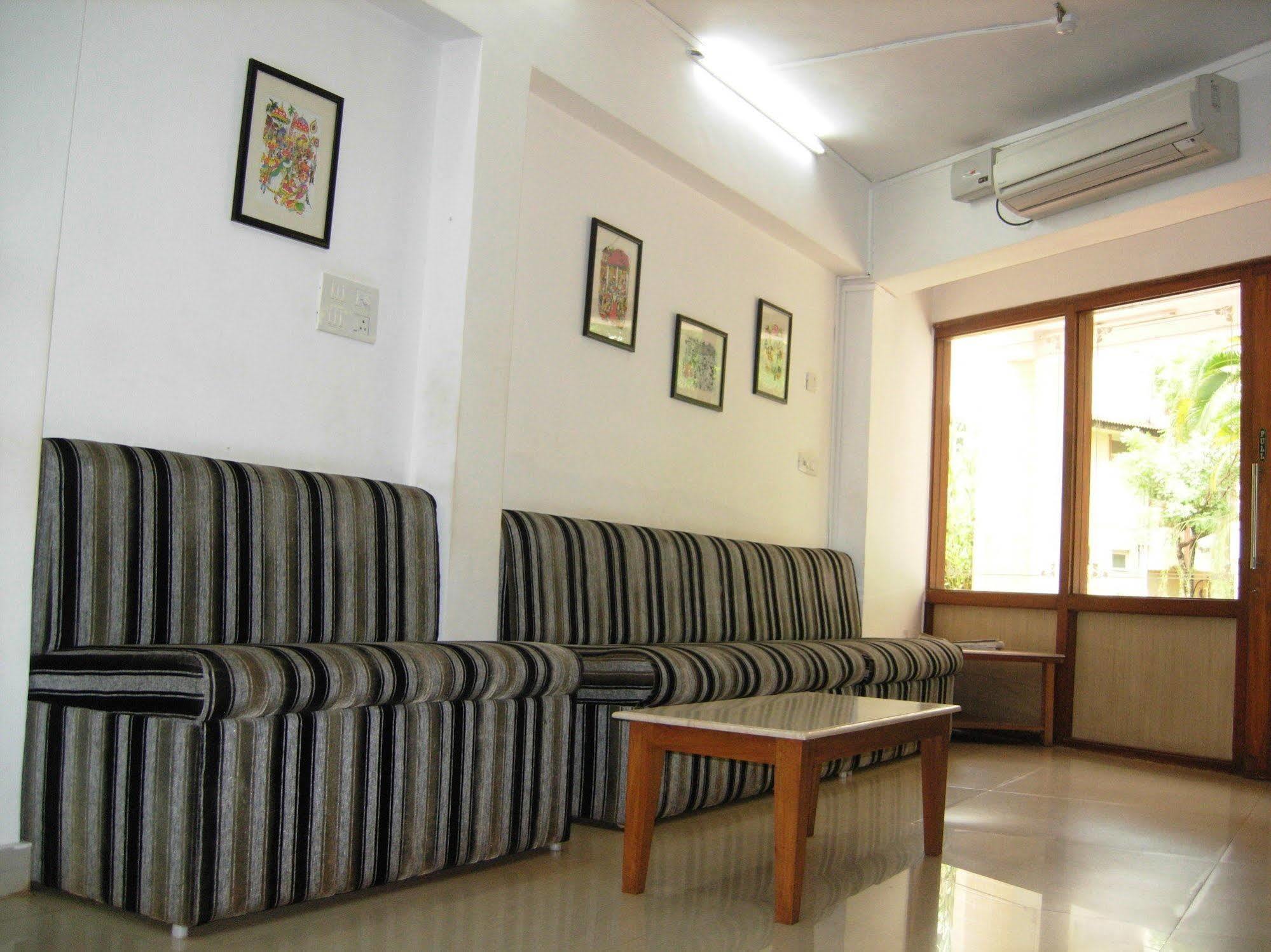 Hotel Brisa Marina Caranzalem Exterior photo